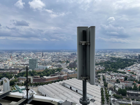 Montage in luftiger Höhe auf dem Heinrich-Hertz-Turm in Hamburg