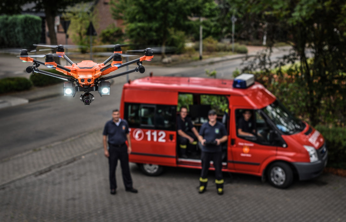 PRESSE // Feuerwehrkräfte haben das Potenzial der  Drohne erkannt